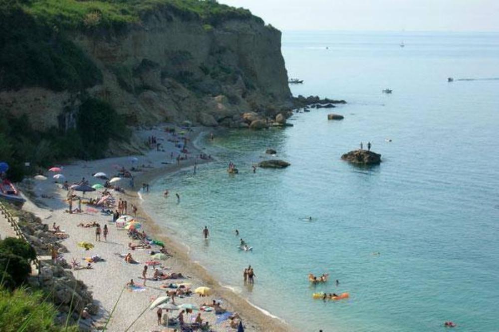 Borgo Dragani Hotel Ortona Kültér fotó